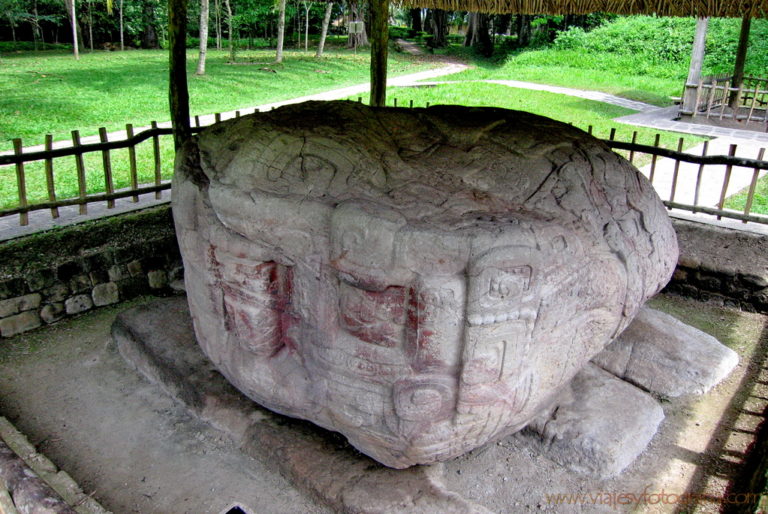 Tras Las Grandes Estelas Mayas De Quiriguá En Guatemala