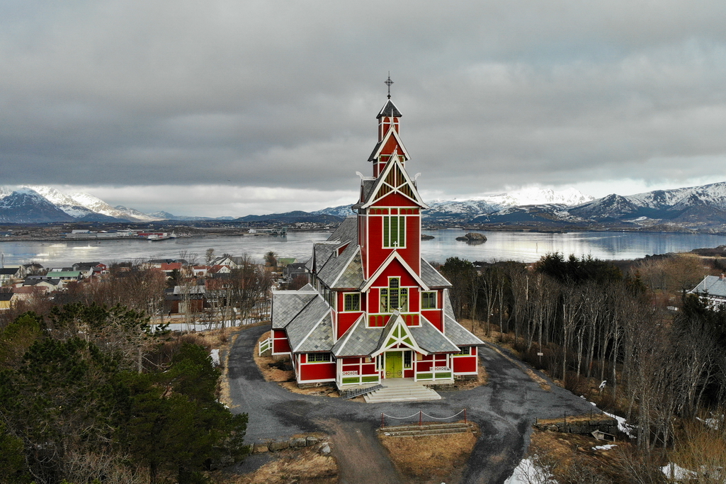 lofoten-buksnes-church