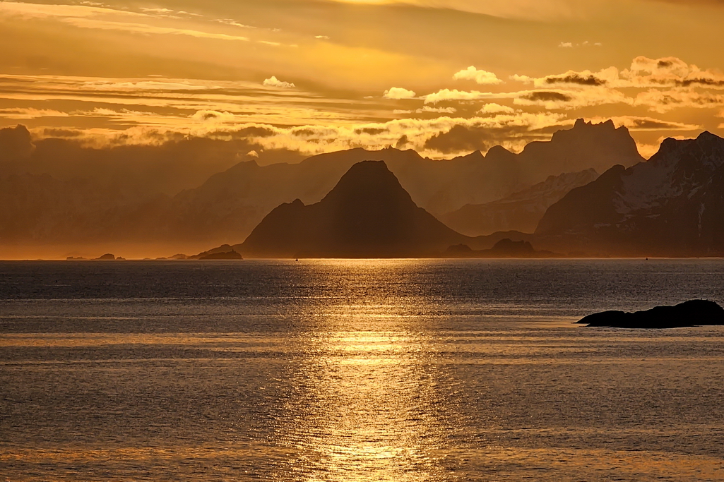 lofoten-sunset