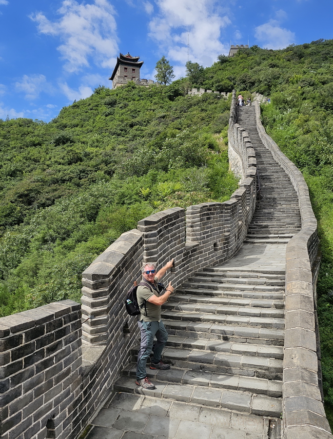 pekin-subiendo-la-muralla-china